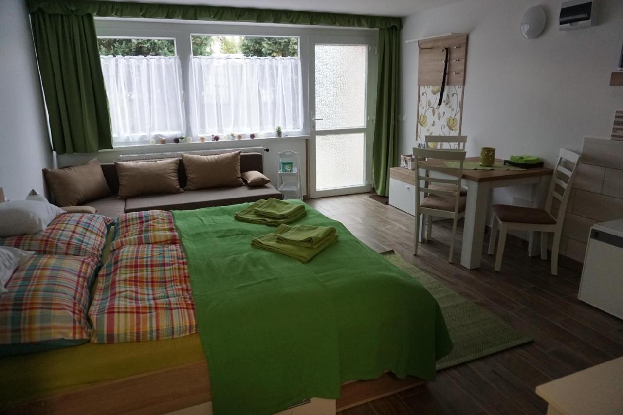 Berc Apartman เอ็กแกร์ซาโลก ภายนอก รูปภาพ