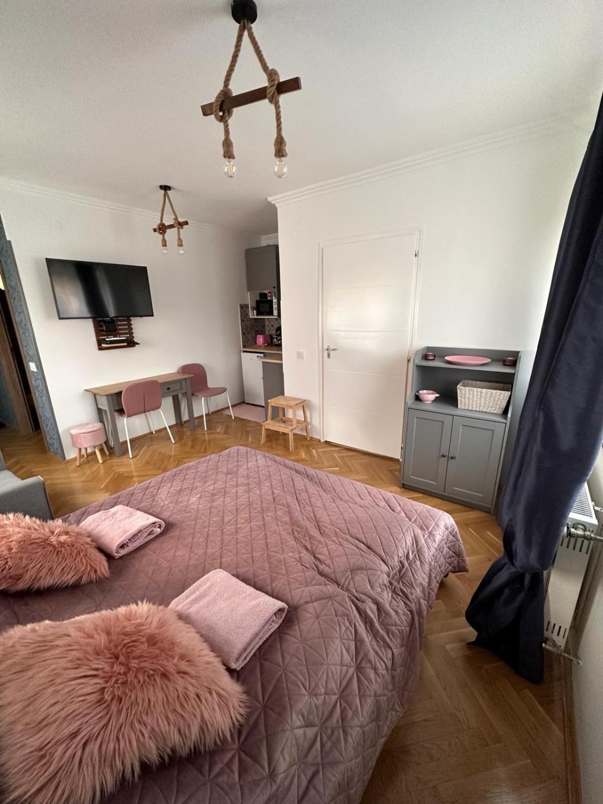 Berc Apartman เอ็กแกร์ซาโลก ภายนอก รูปภาพ