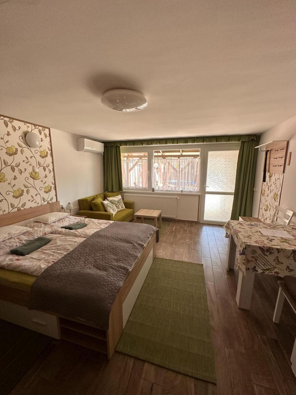 Berc Apartman เอ็กแกร์ซาโลก ภายนอก รูปภาพ