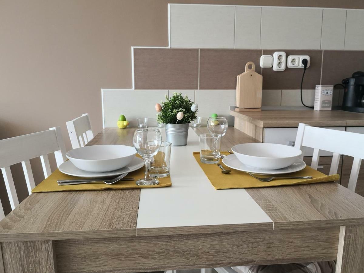 Berc Apartman เอ็กแกร์ซาโลก ภายนอก รูปภาพ