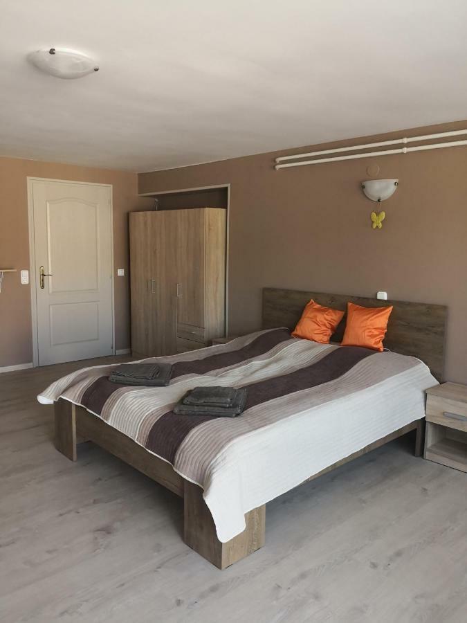Berc Apartman เอ็กแกร์ซาโลก ภายนอก รูปภาพ